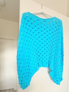 Zaket and Plover capelet style top with arm holes